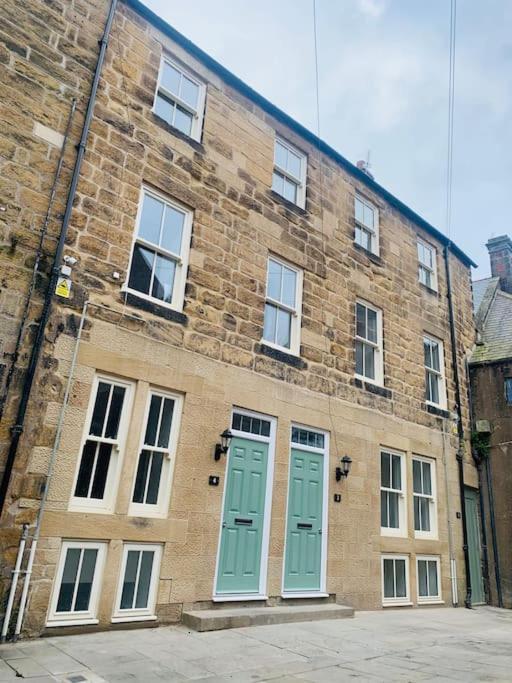 Luxury Retro 4 Bed Town House In Heart Of *