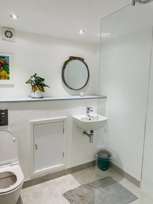 Hébergement de vacances Luxury Retro 4 Bed Town House In Heart Of